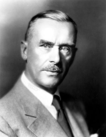 توماس مان : حقیقت گلی است که حتی در شوره زار هم می‌روید