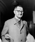 برتولت برشت : گندم را دزدیدند صدای اعتراض ها + عکس نوشته